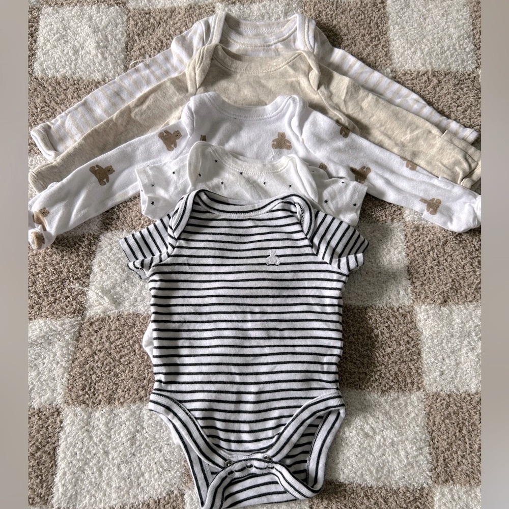 5 Gap NB bodysuits